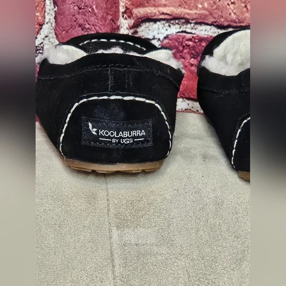 Koolaburra Black and White Cozy Slippers - Picture 6 of 7